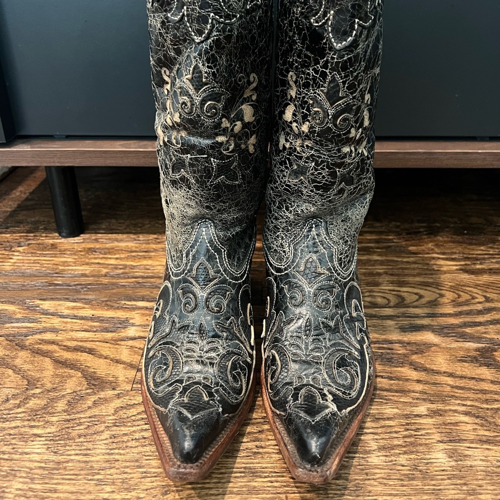 Women Black vintage embroidery inlay western Boots cowboy corral 7M tan stitch